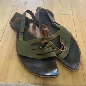 Cydwoq heels sandals size 8